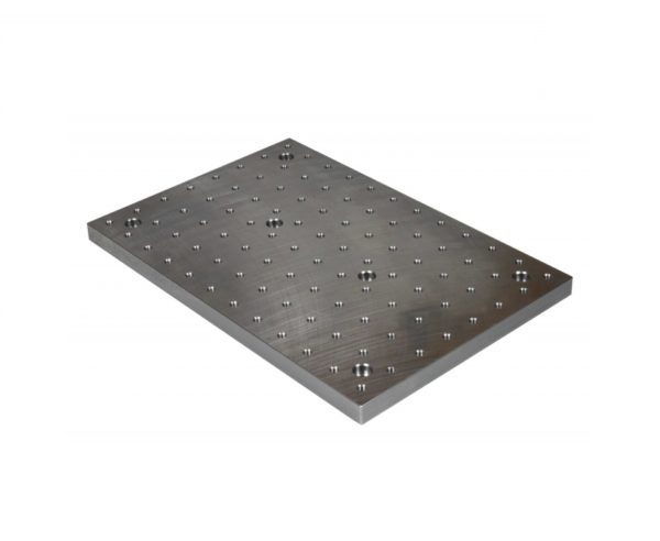 Table taraudée en acier C45 pour machines
